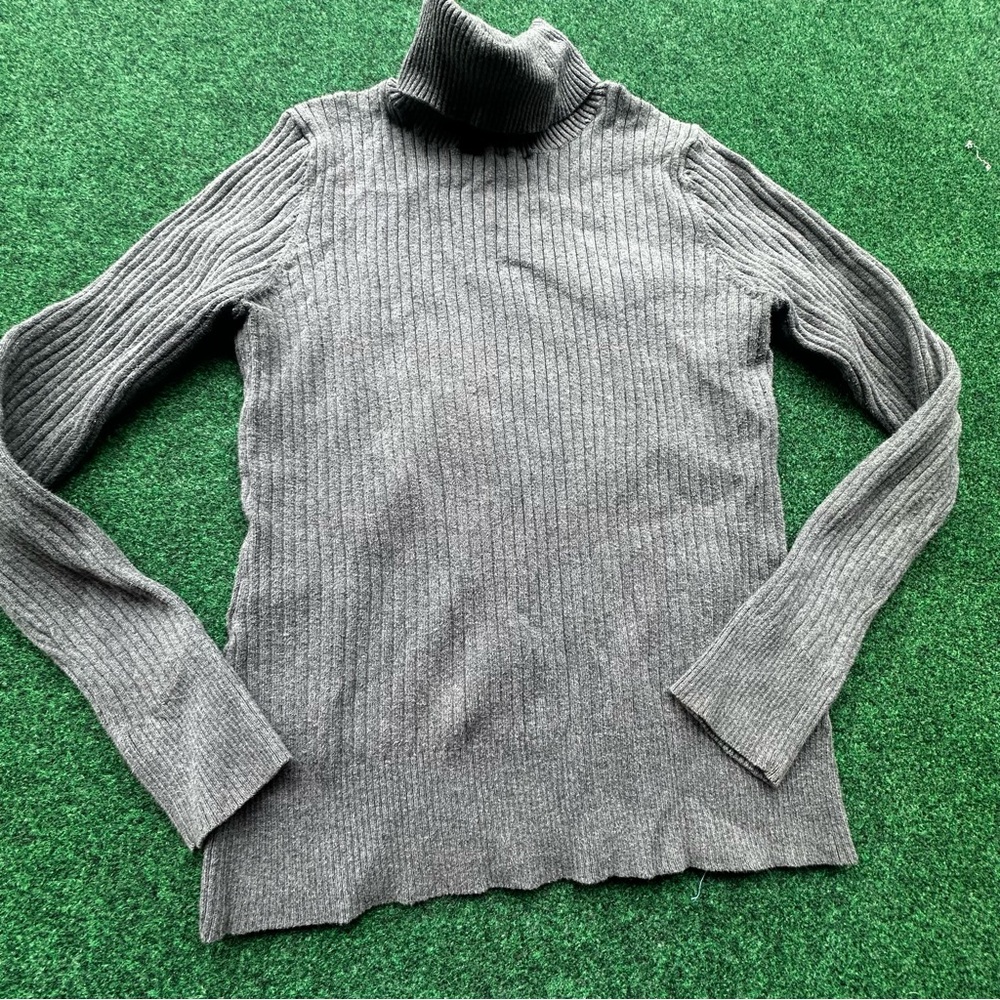 [C-7] Gray Ribbed Turtleneck Sweater